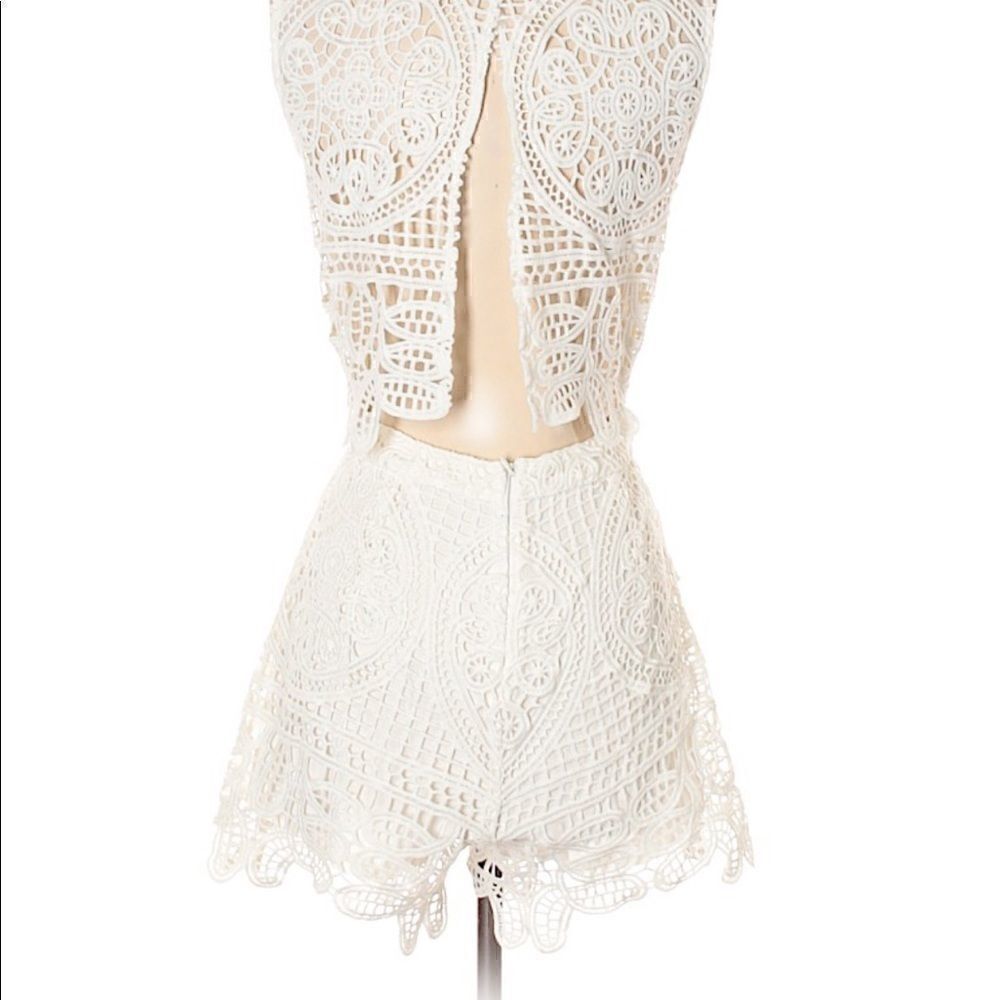 J.O.A. Los Angeles White Romper - Picture 2 of 2